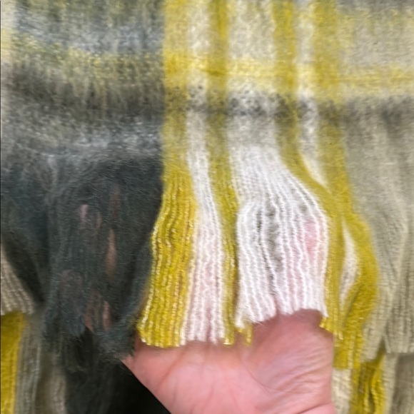 Karma Living throw blanket EUC - Picture 6 of 6